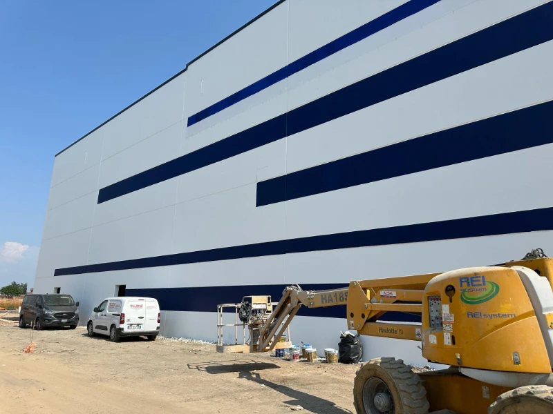 cantiere-industriale-tinteggiato
